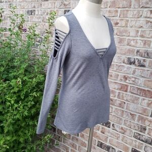 Rock and Republic Cut-Out Cold-Shoulder Gray Top S